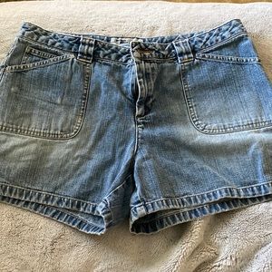 COPY - 🛑2/$20 w disc shipping Old Navy Denim Shorts Sz 10